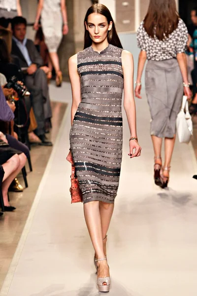 Look 8